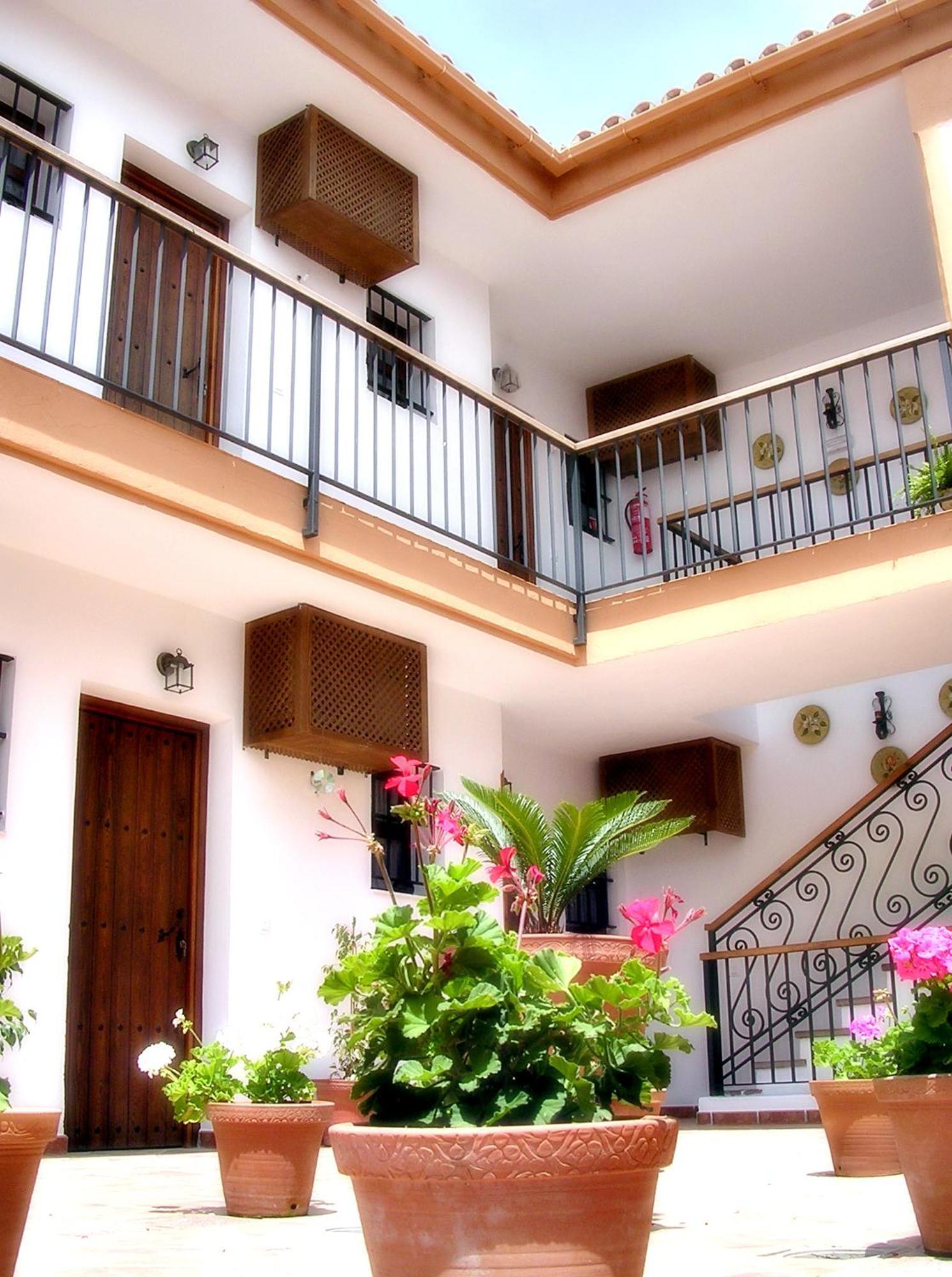 Hotel Posada Casas Viejas Беналуп-Касас-Вьехас Экстерьер фото