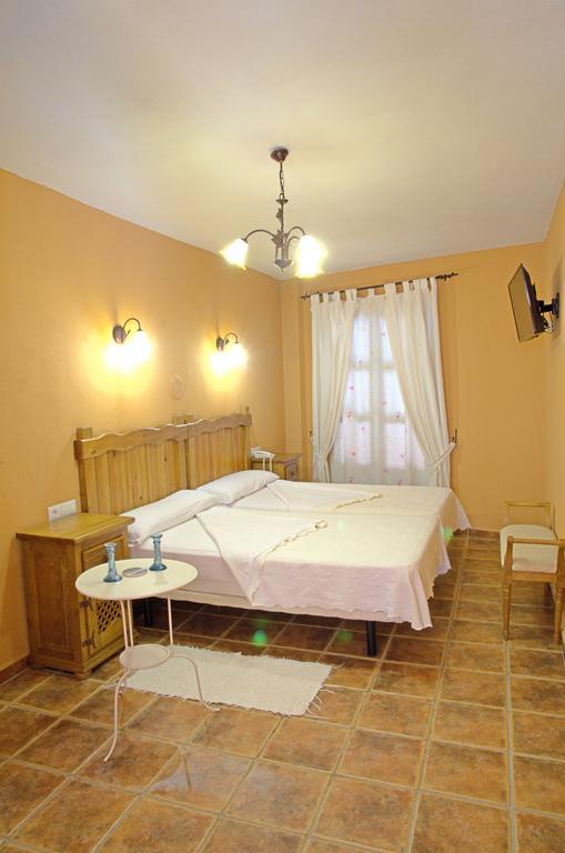 Hotel Posada Casas Viejas Беналуп-Касас-Вьехас Экстерьер фото