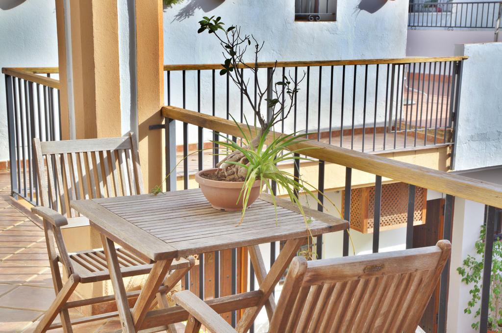 Hotel Posada Casas Viejas Беналуп-Касас-Вьехас Экстерьер фото