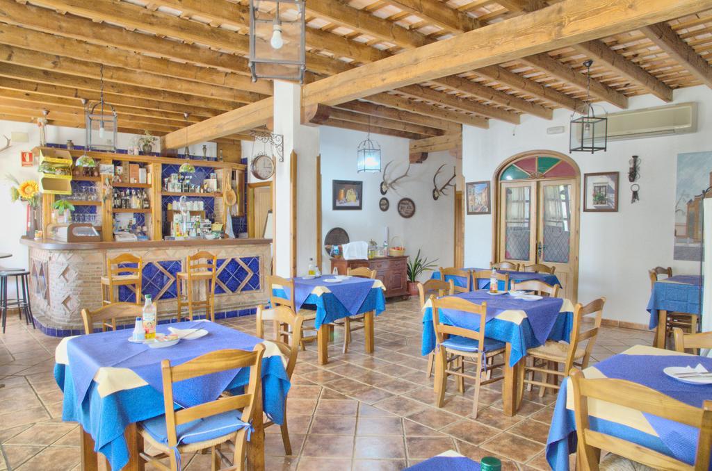 Hotel Posada Casas Viejas Беналуп-Касас-Вьехас Экстерьер фото