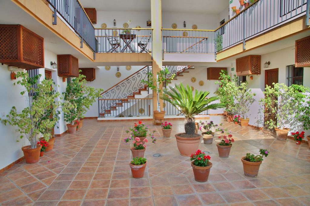 Hotel Posada Casas Viejas Беналуп-Касас-Вьехас Экстерьер фото
