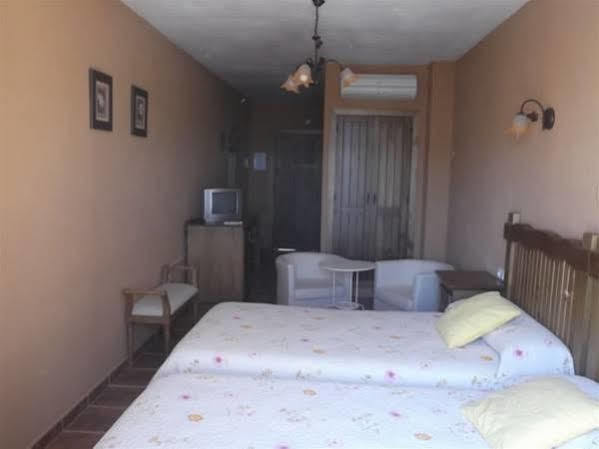 Hotel Posada Casas Viejas Беналуп-Касас-Вьехас Экстерьер фото